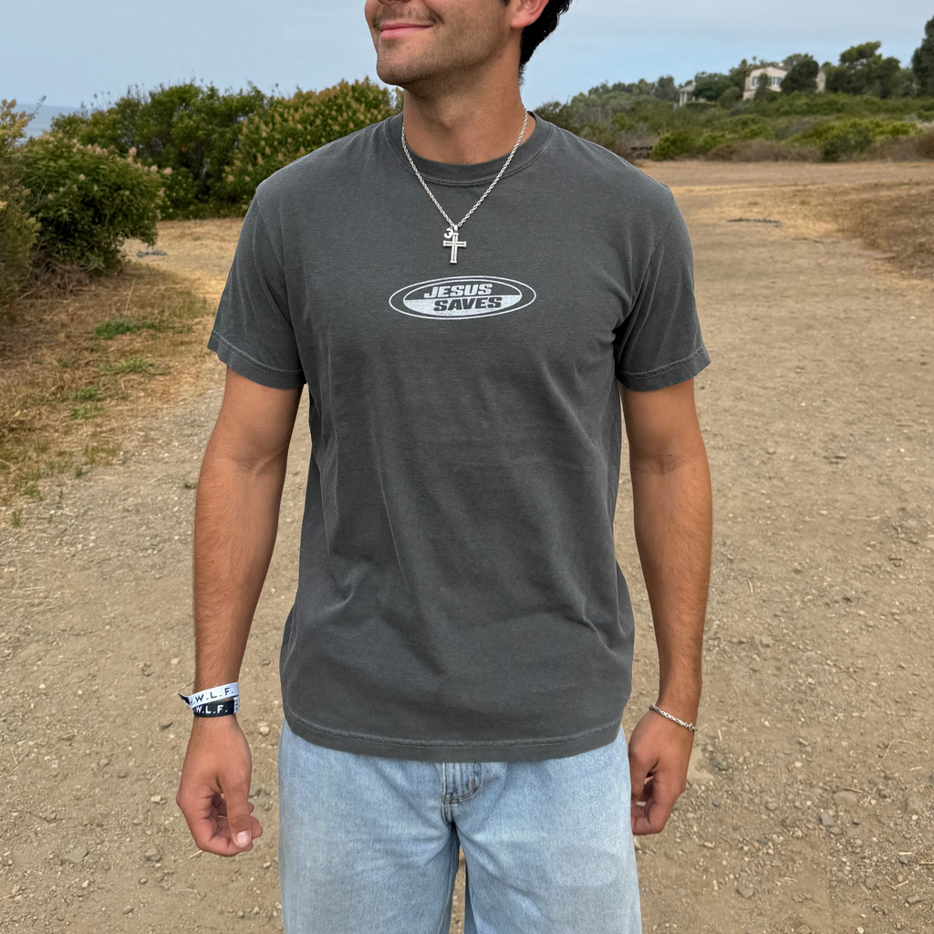 "JESUS SAVES" RETRO COMFORT COLOR TEE | PEPPER