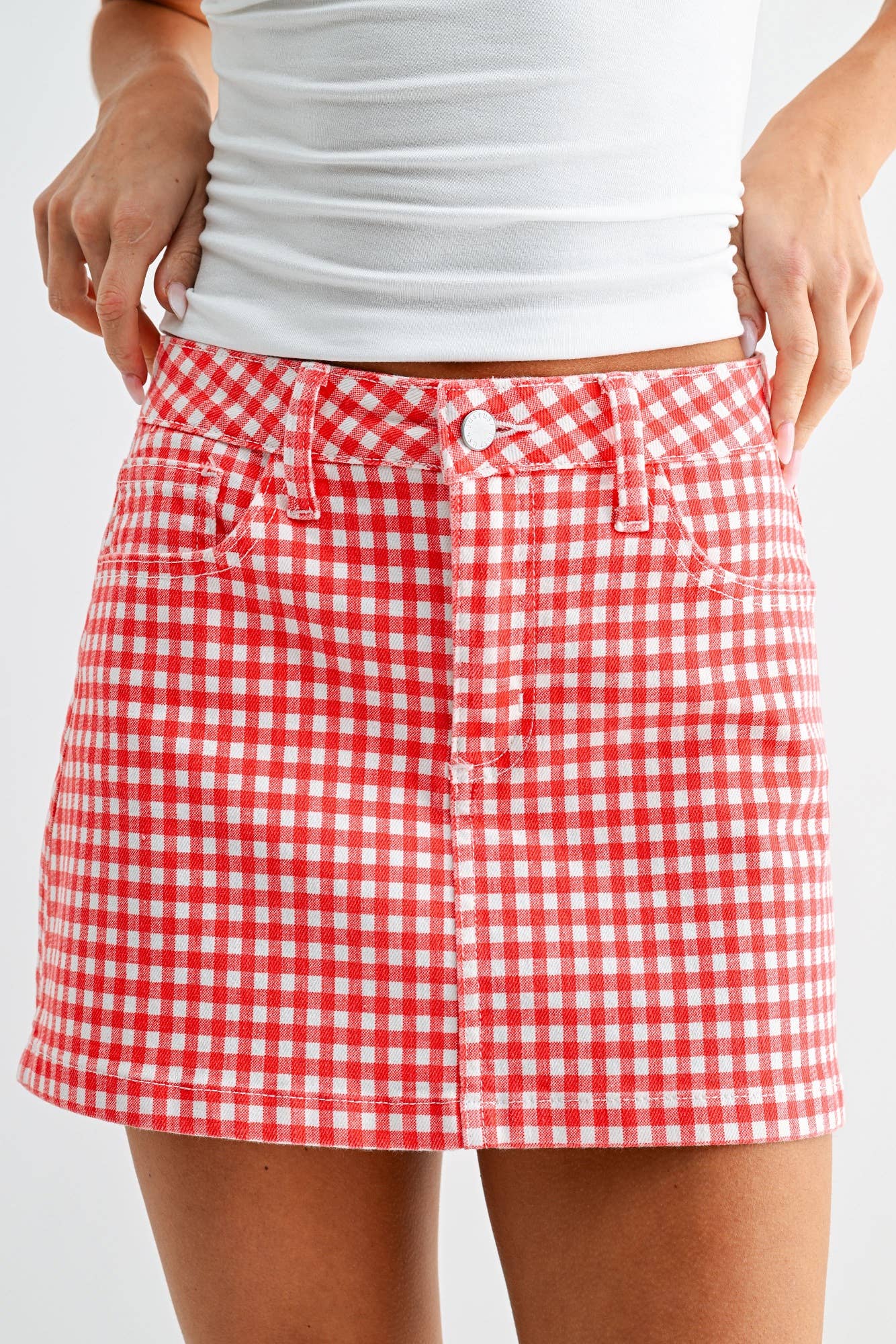 RED GINGHAM SKIRT !