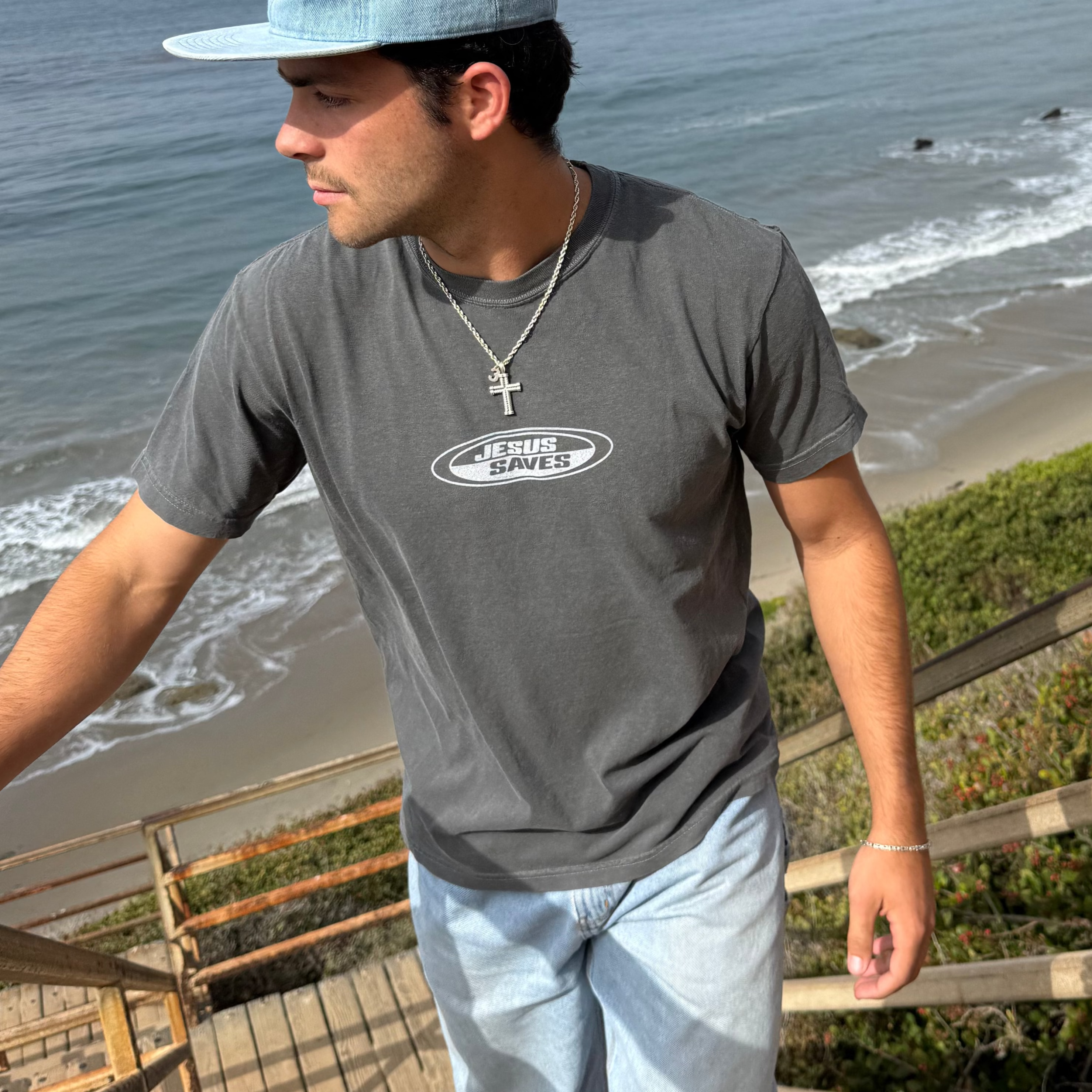"JESUS SAVES" RETRO COMFORT COLOR TEE | PEPPER